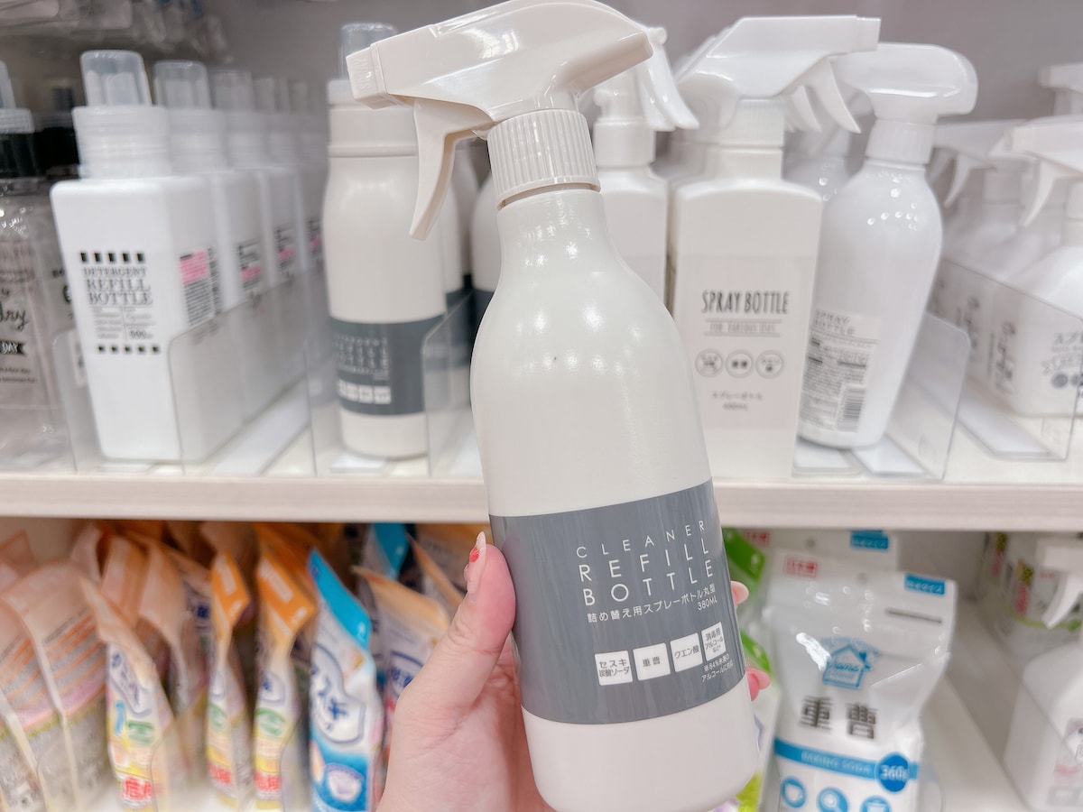 「洗濯洗剤詰め替えボトル」と合わせて使いたいスプレータイプ