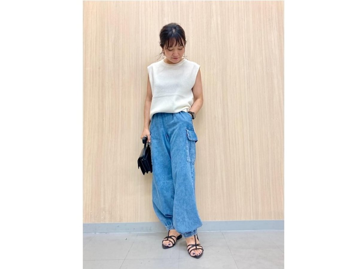 二の腕をほっそり見せてくれるフレンチスリーブが優秀　出典：StyleHint