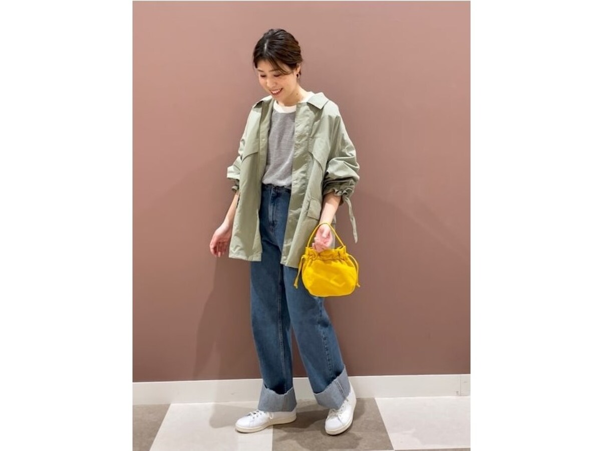 屋外でのフェスは夏でもアウターがあると安心　出典：WEAR