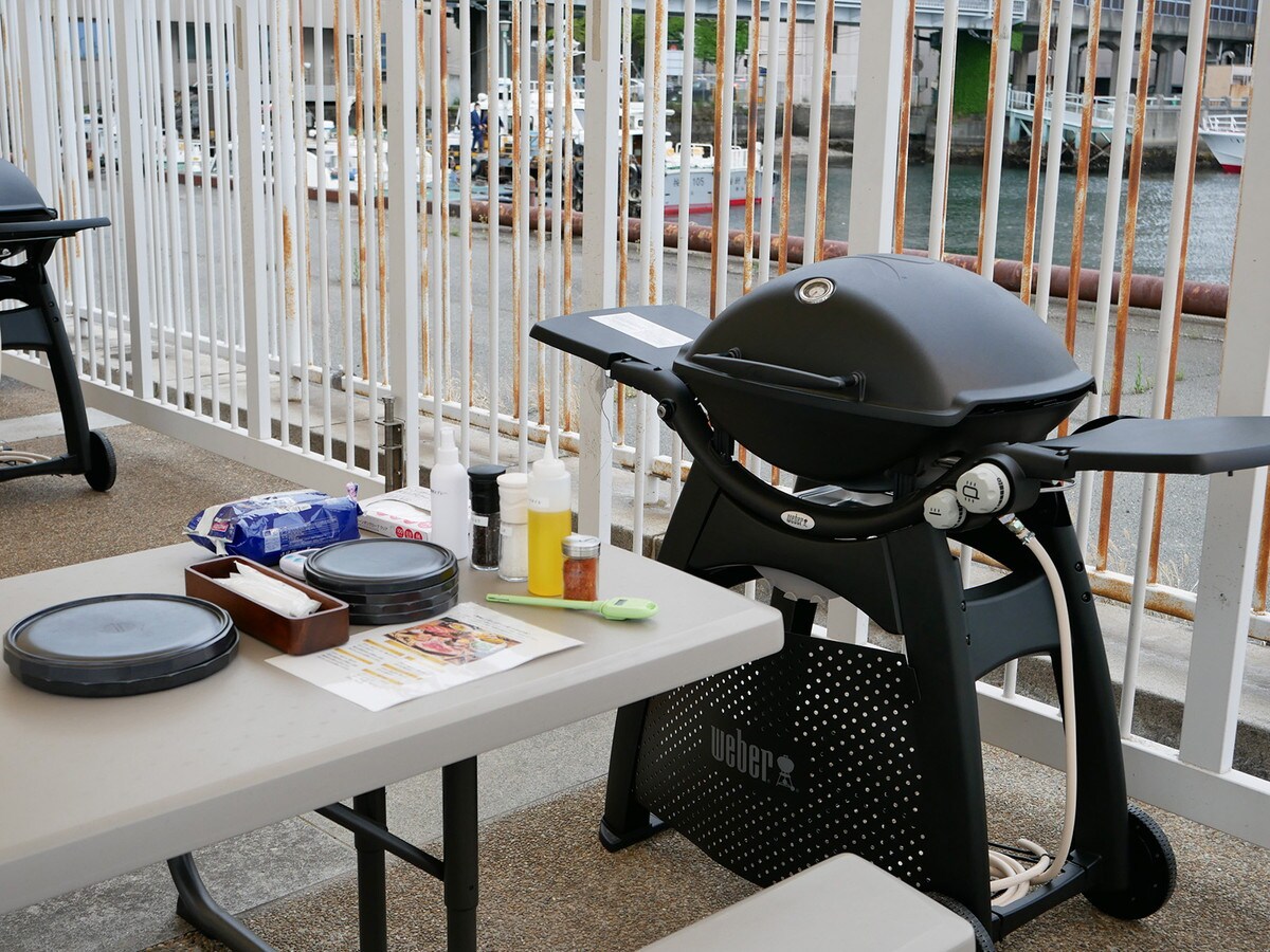専用のグリラーが設置されているBBQテラス（筆者撮影）