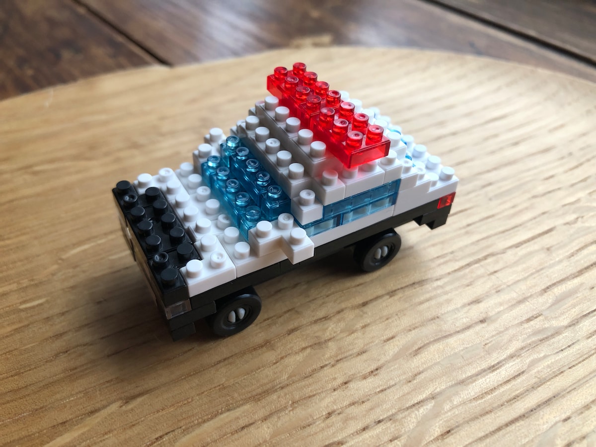 ダイソーの「プチブロック」のパトカーが完成！