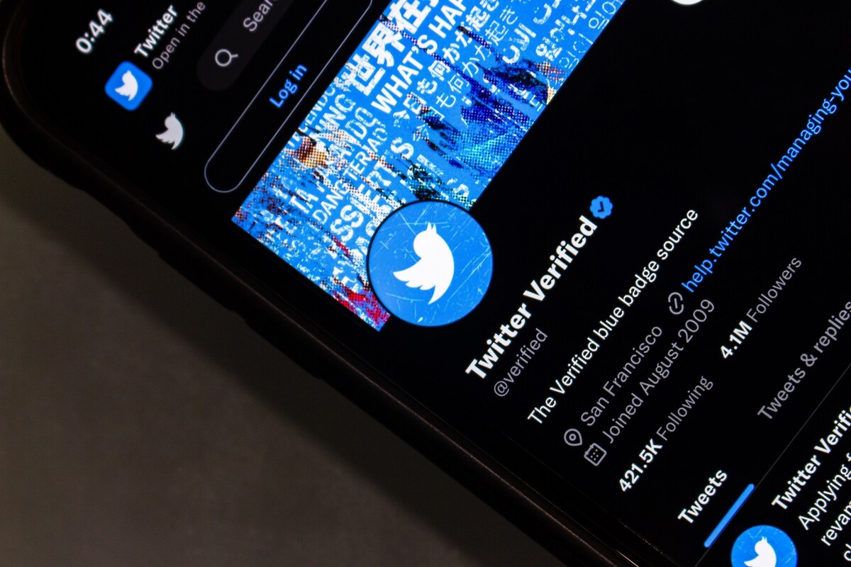 Twitterで認証バッジを取得する方法とは？