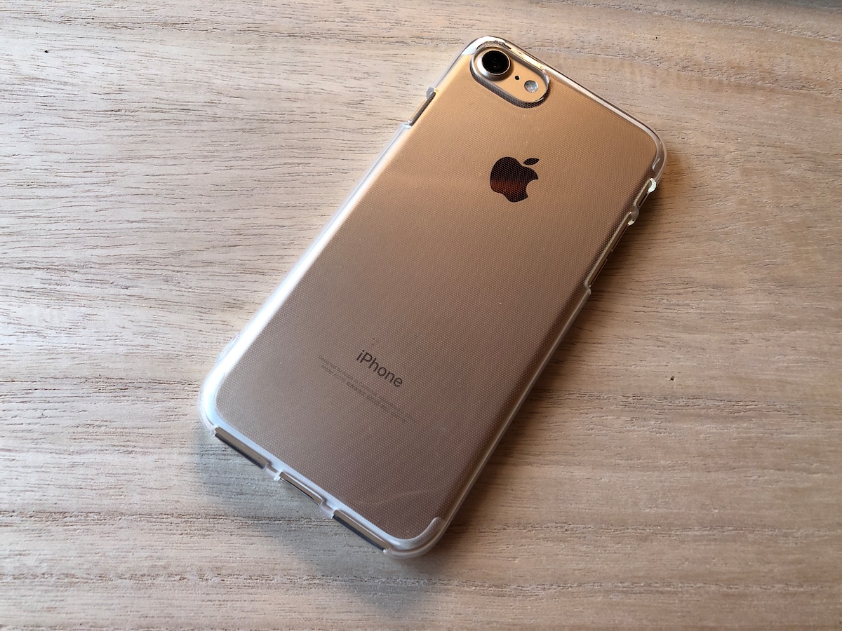 キャンドゥの「iPhoneケース ソフトタイプ　ソフトクリア」はiPhone8に対応