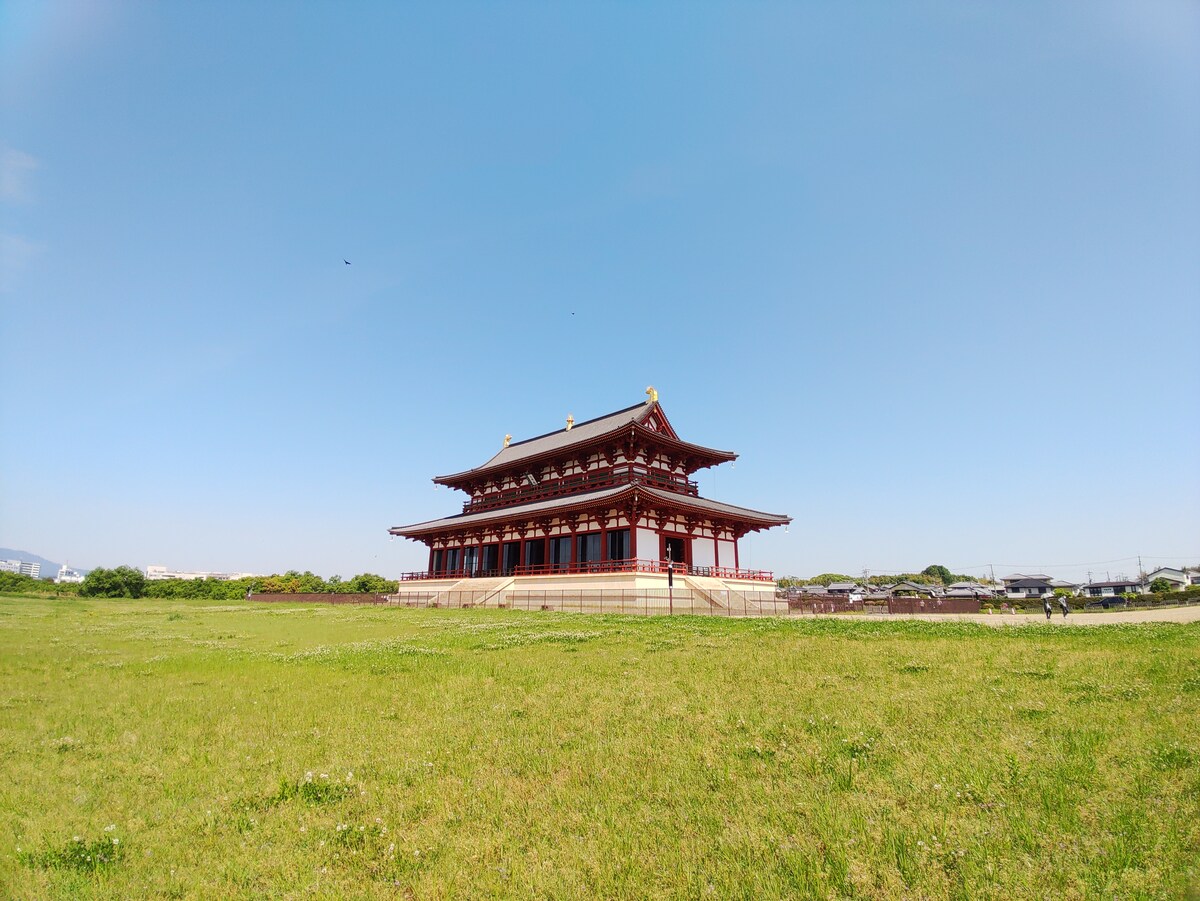 平城宮跡です。広大な敷地に悠然とたたずむその姿は、遥か奈良時代に私たちの心をいざないます。