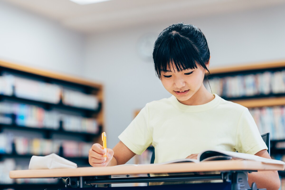​​​​​​​受験勉強とどうバランスをとるべきか悩ましい「自由研究」や「読書感想文」