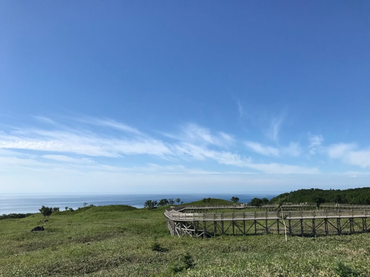 知床五湖(3)/高架木道から望むオホーツク海