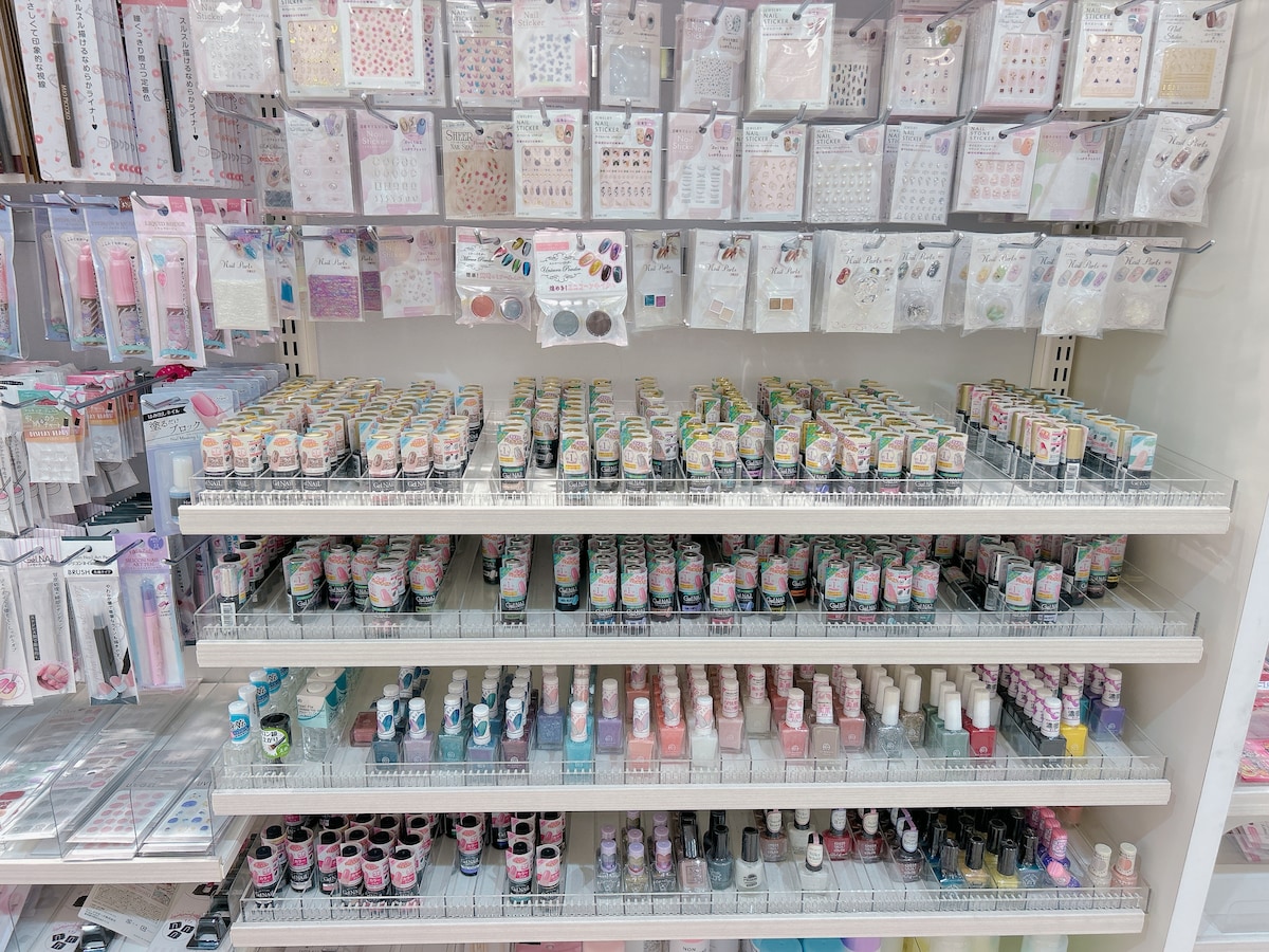 100均のセリアはネイル用品が豊富！