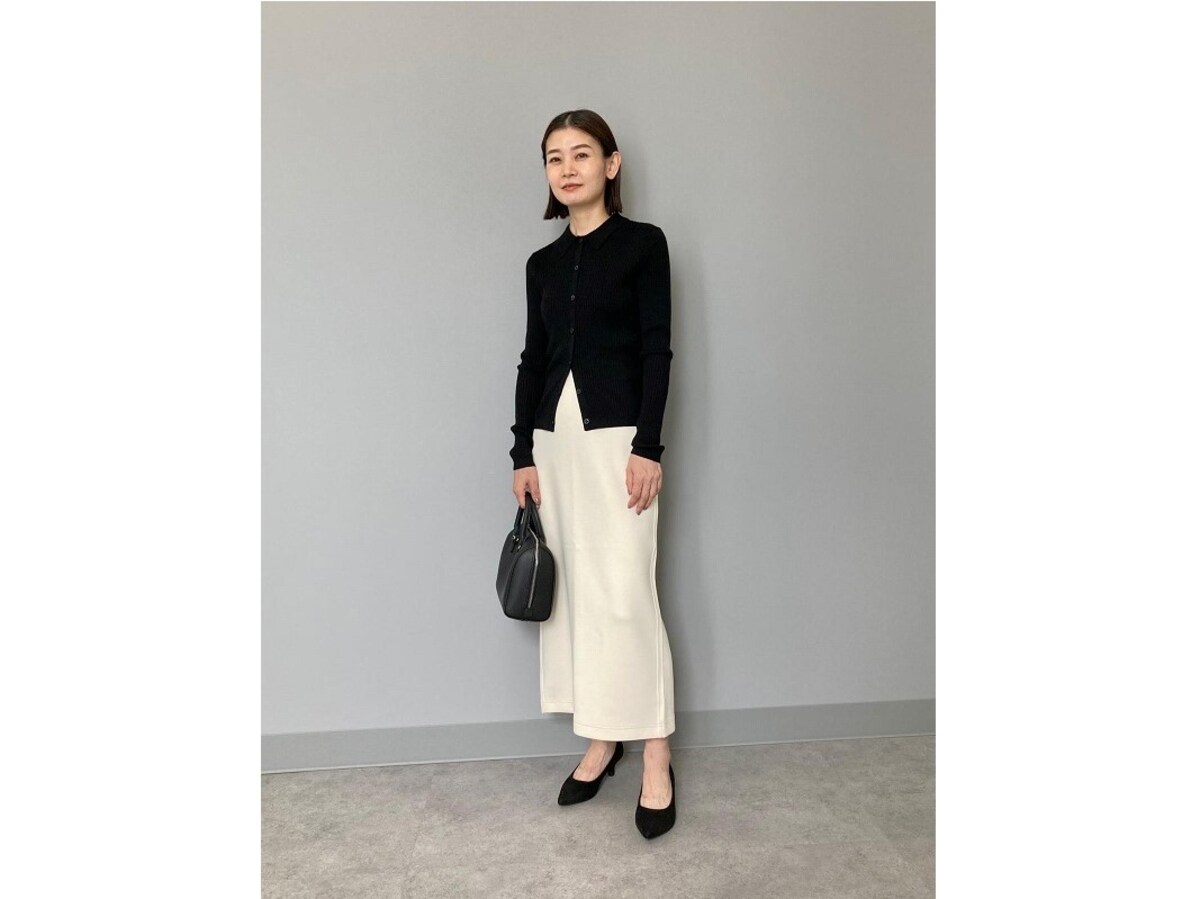  スカートと合わせて、今っぽさもあるきれい見えコーデに　出典：StyleHint