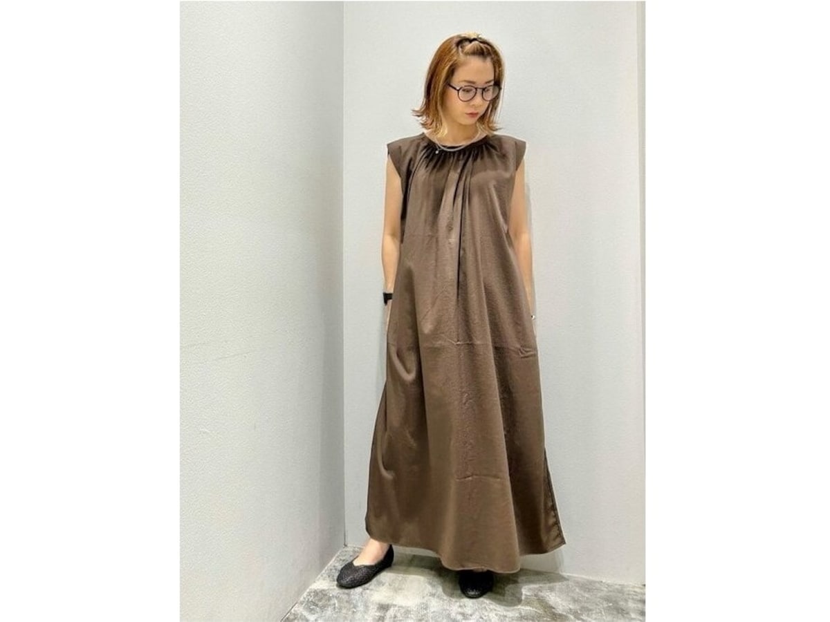 【OKコーデ】ブラウンなどのシックな色は残暑時にもぴったり　出典：WEAR