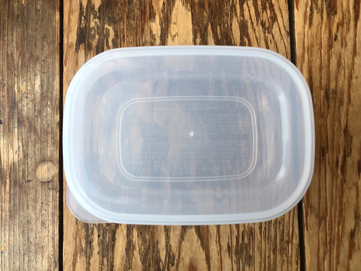 セリアの「食品用シール容器 抗菌パック」はふたをはずせば電子レンジでの使用が可能