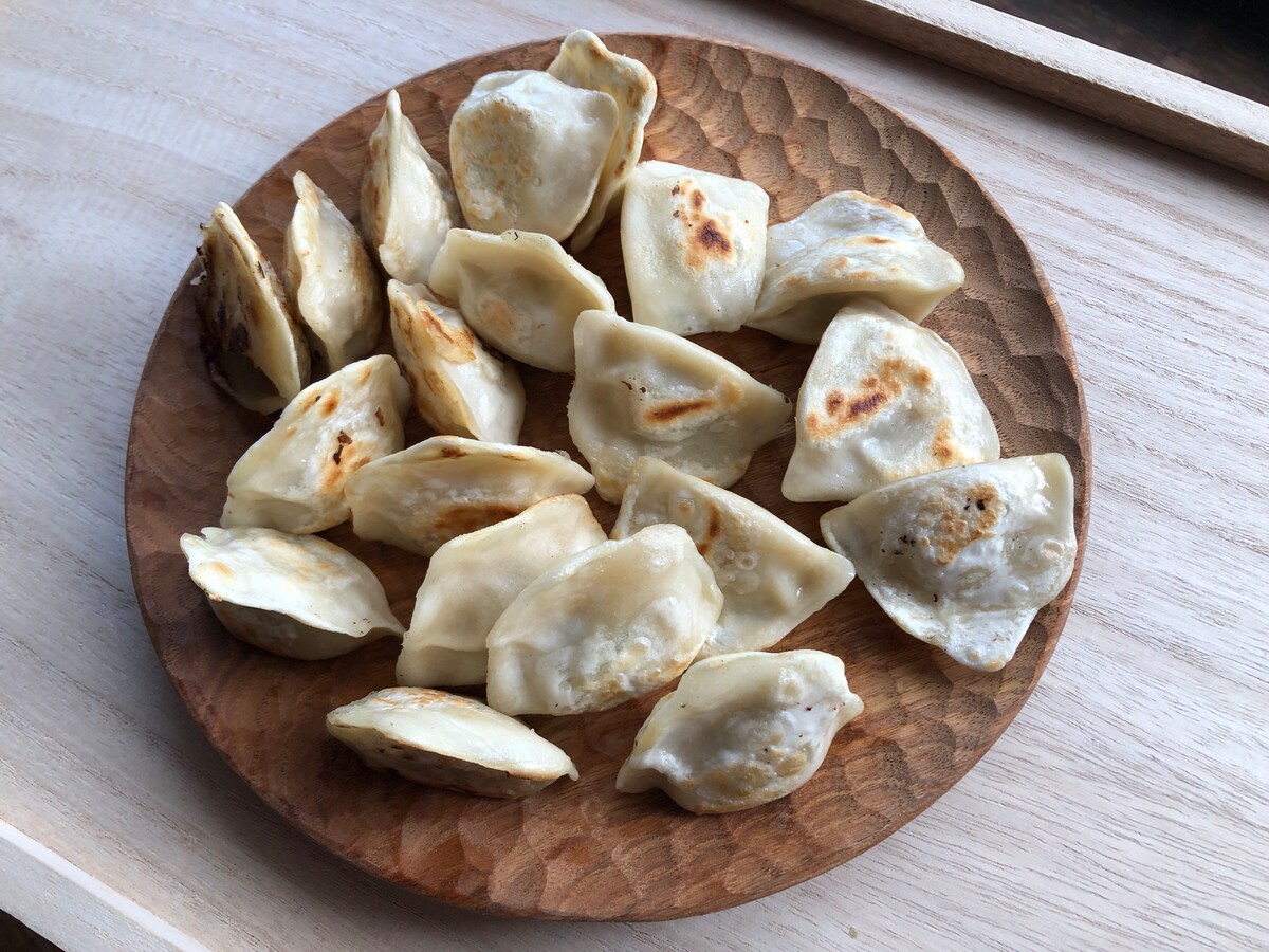 業務スーパーの「えび餃子」を焼き餃子に