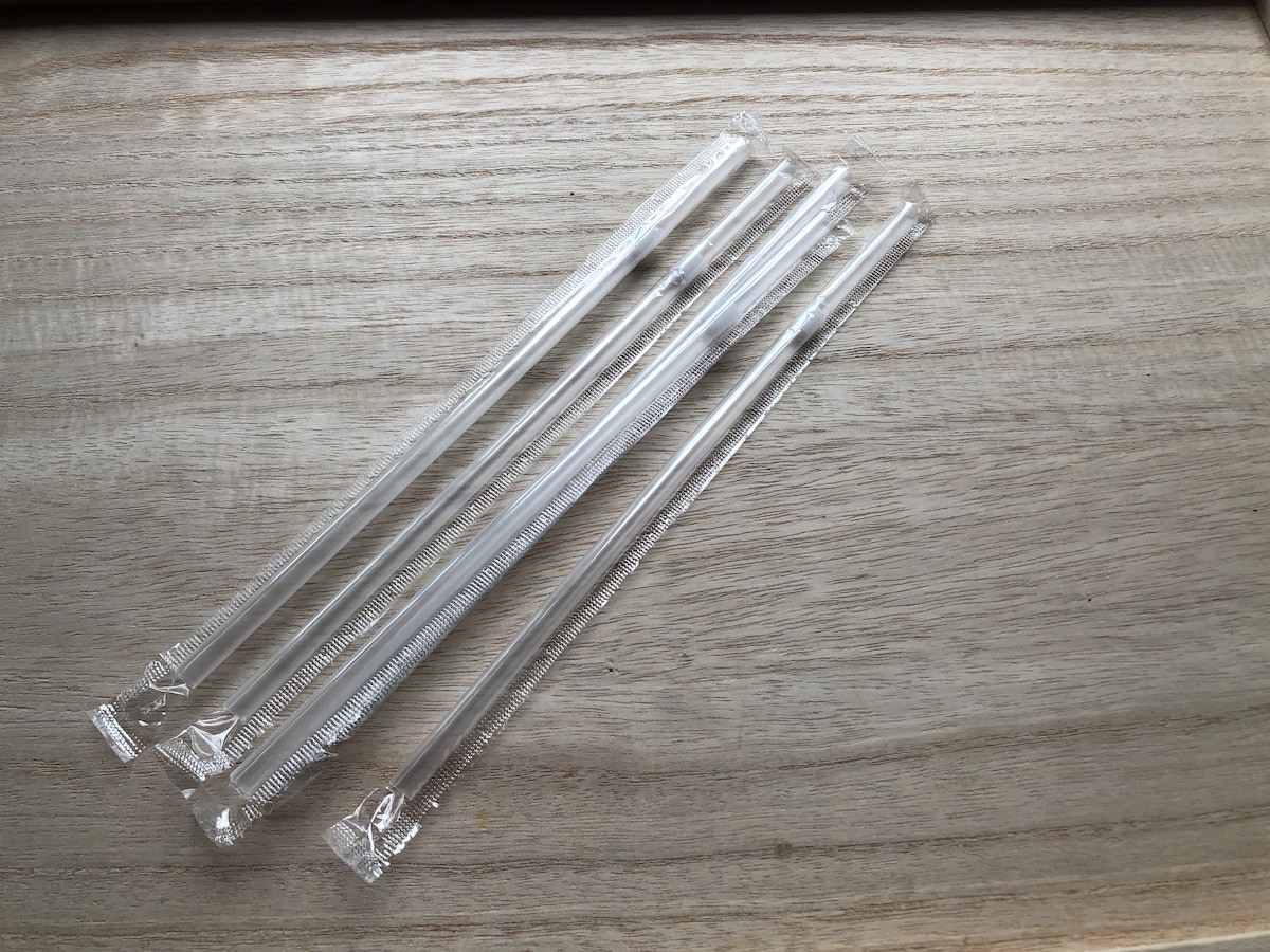 ダイソーの「曲がるストロー」は個包装で衛生的