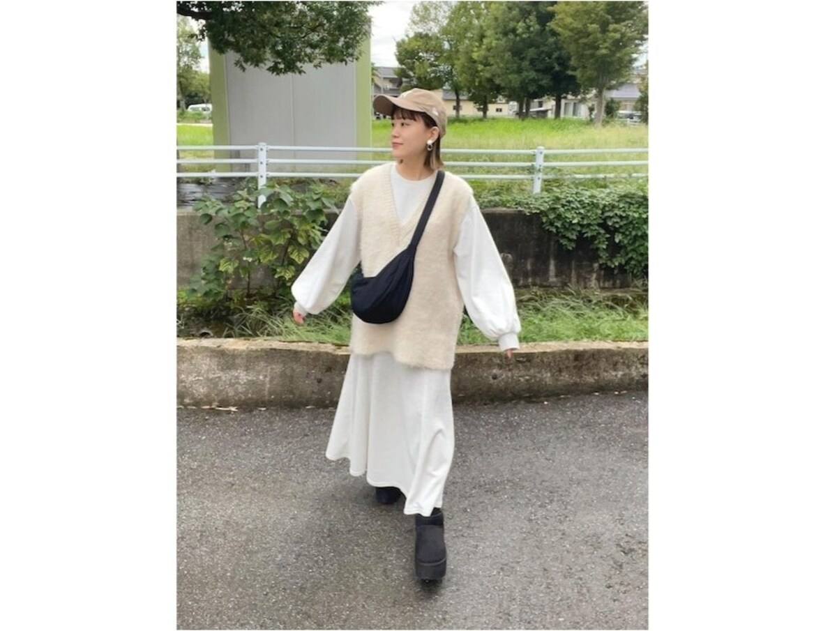 毛足の長いシャギーベストをレイヤードしておしゃえ見え！　出典：WEAR