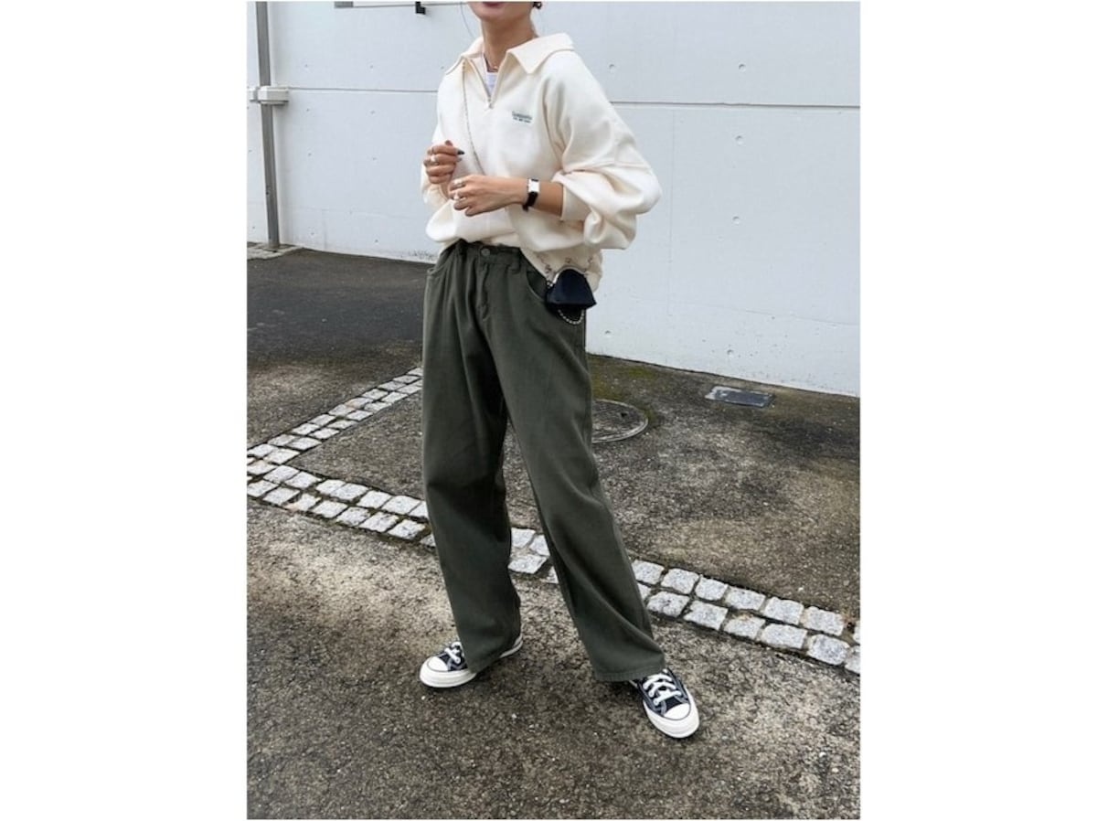 楽ちんなスウェットはハーフジップでトレンド感をプラス　出典：WEAR