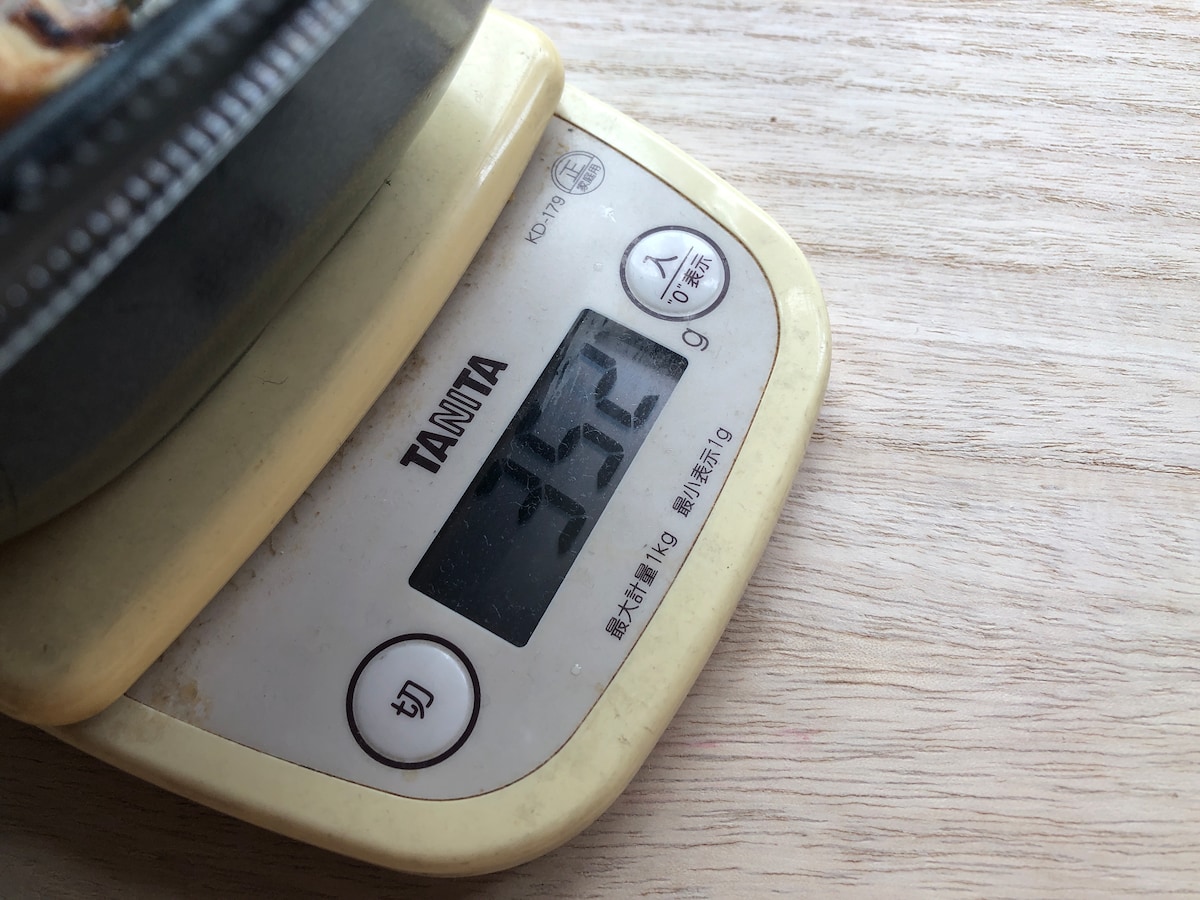ほっともっとの「うな重」の重さは352g（容器込み）