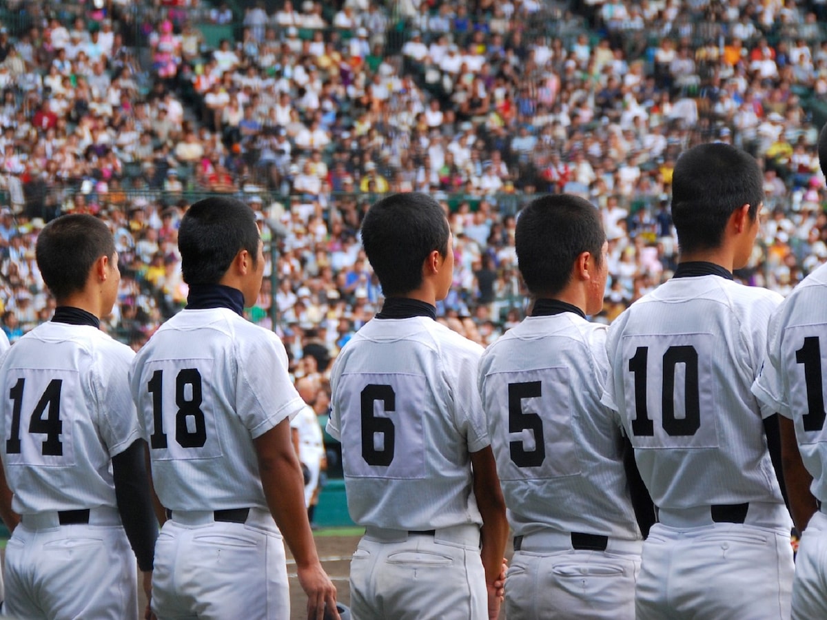 慶應義塾高校野球部の「頭髪」についてさまざまな議論が交わされている。が…… ※画像はイメージ