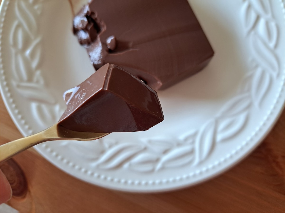 業務スーパーの「チョコババロア」は濃厚！