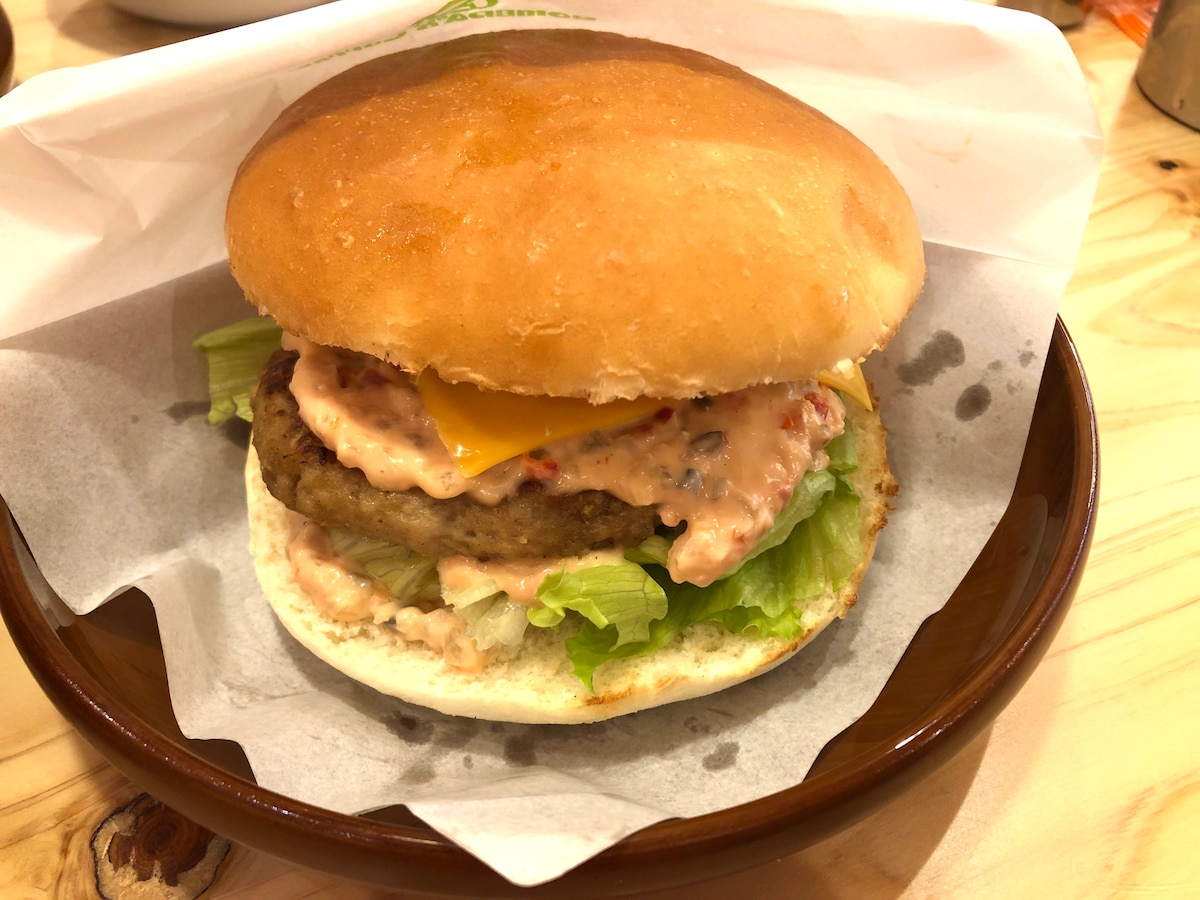 コメダ珈琲店の「お月見フルムーンバーガー」を食べられるチャンスを逃さないで