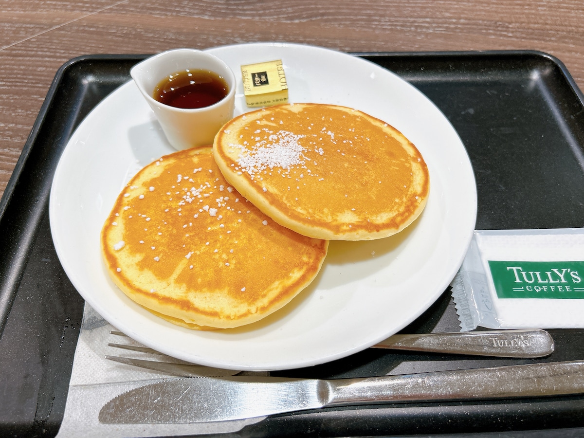 素材のおいしさを楽しめる「ピュアメープルとバターのパンケーキ」