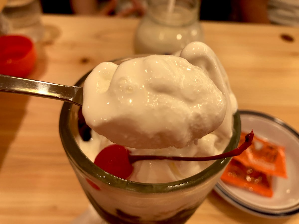 コメダ珈琲店の「珈琲ジェリー」のソフトクリームは甘さ控えめ