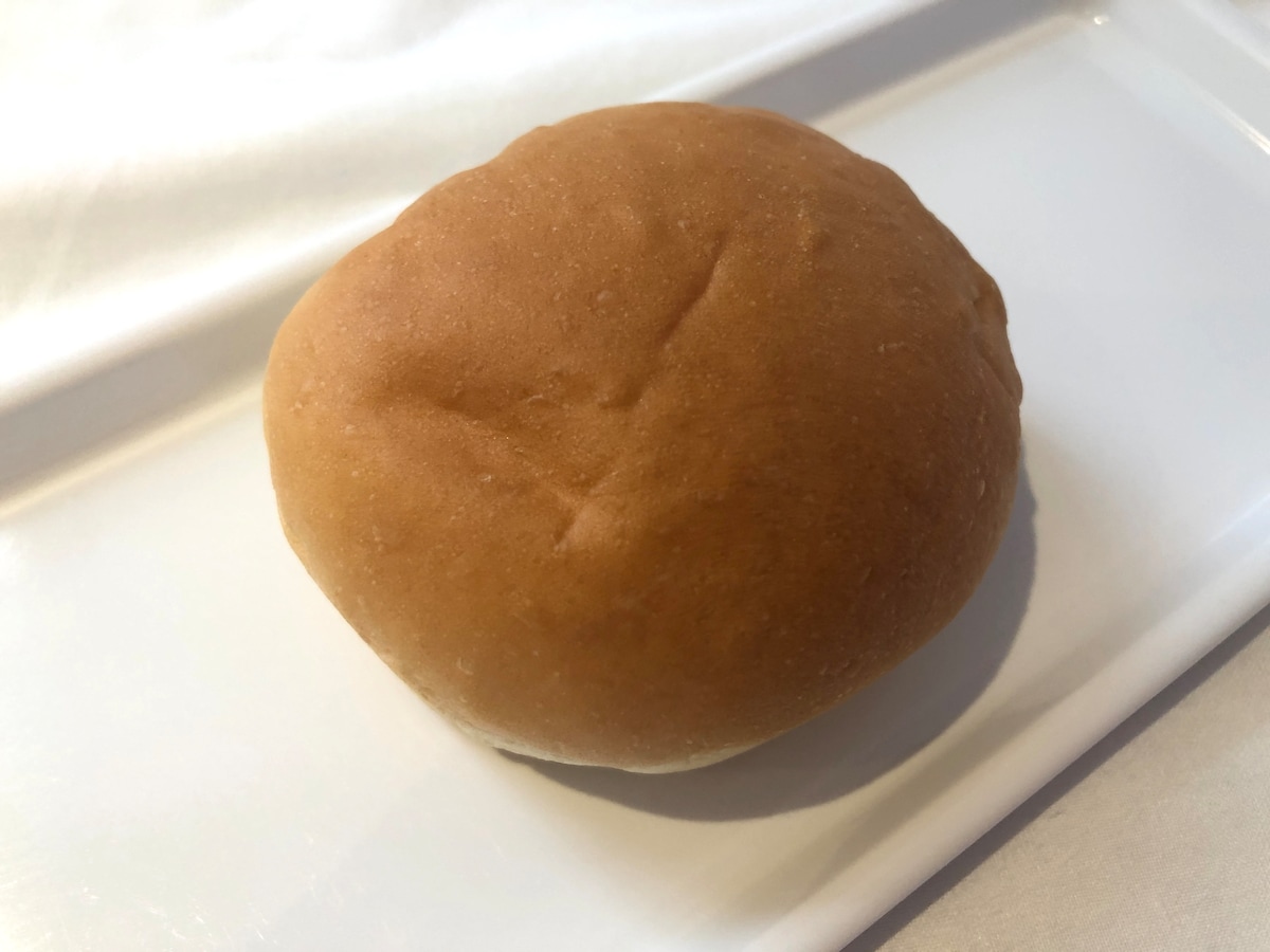コメダ珈琲店の「ローブパン」は、シロノワールでお馴染みの「デニッシュパン」と同じ生地が入っている