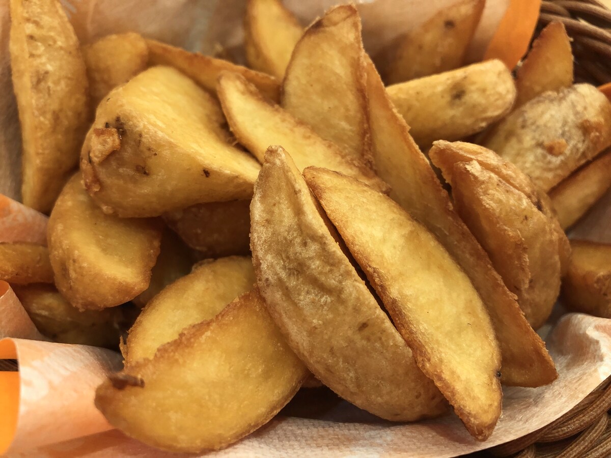 コメダ珈琲店の「ポテトバスケット」は1個1個が大きめ