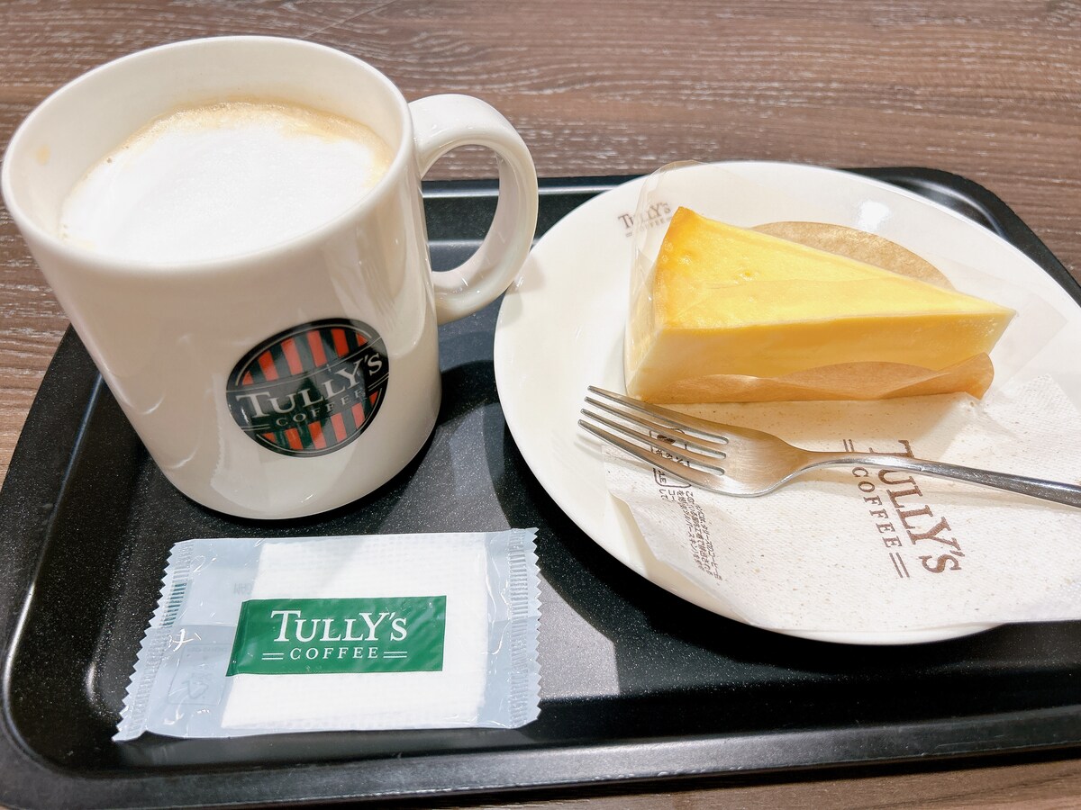 甘さ控えめのロイヤルミルクティー×濃厚なチーズケーキ＝最強組み合わせ
