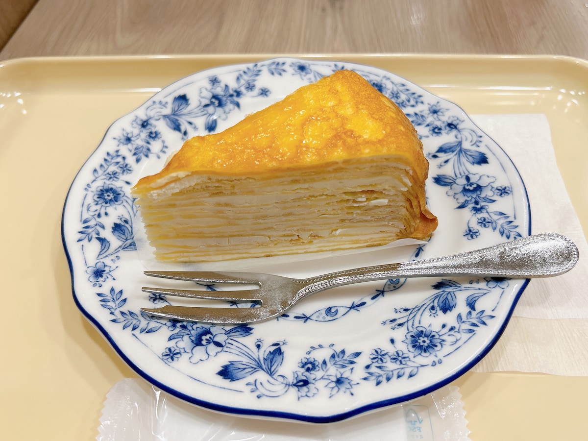 ドトールの「ミルクレープ」はツヤツヤで高級感あり◎