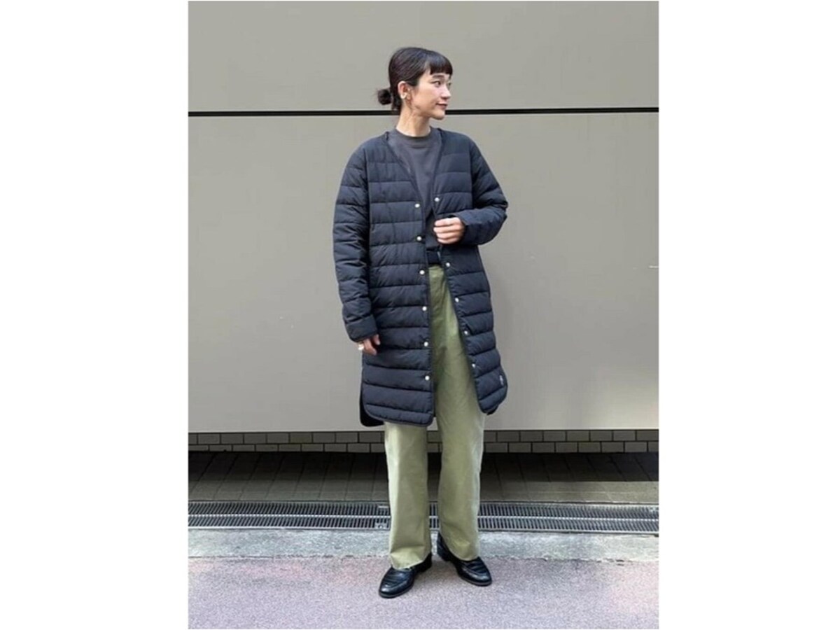 ロングダウンは薄手タイプが着ぶくれしにくくスマートに着られる　出典：WEAR