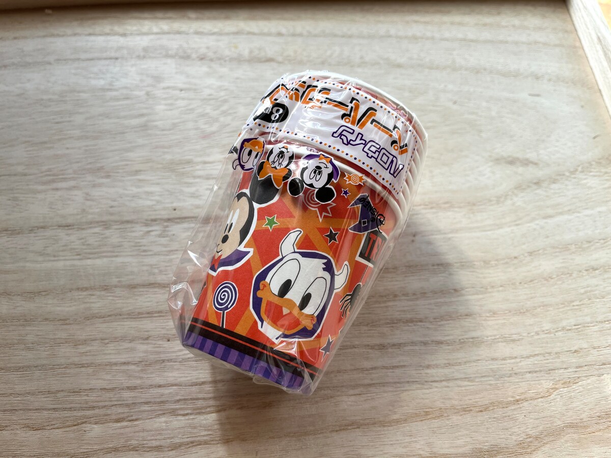 セリアの「ハロウィンペーパーカップ」