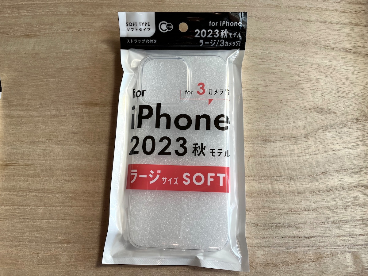 キャンドゥの「for iPhoneラージ　3カメラ穴」