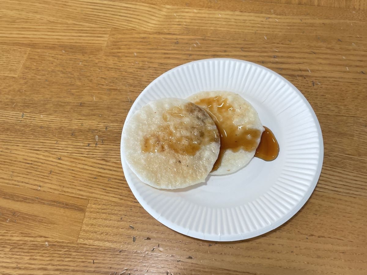焼き上がったおせんべいです。