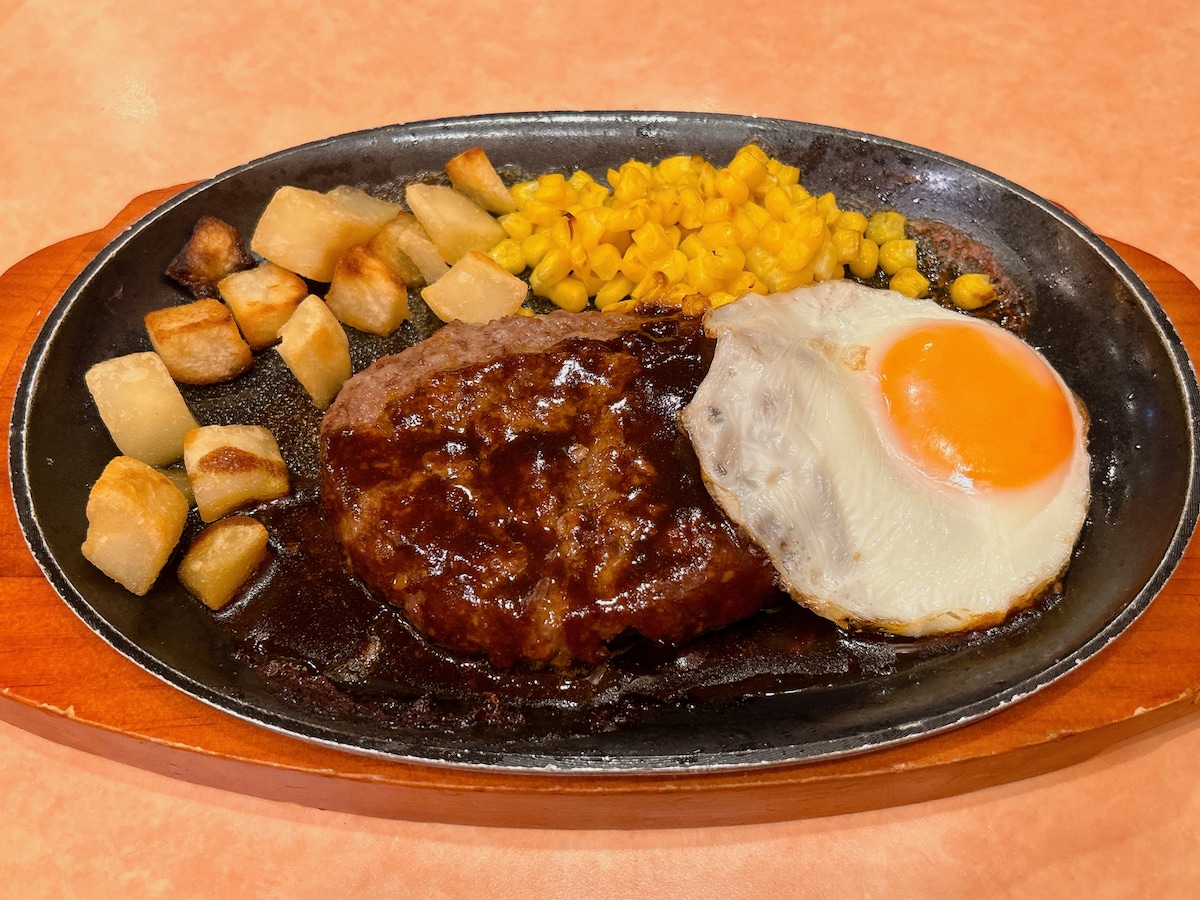 3種類の付け合わせ込みで400円～はコスパ最高