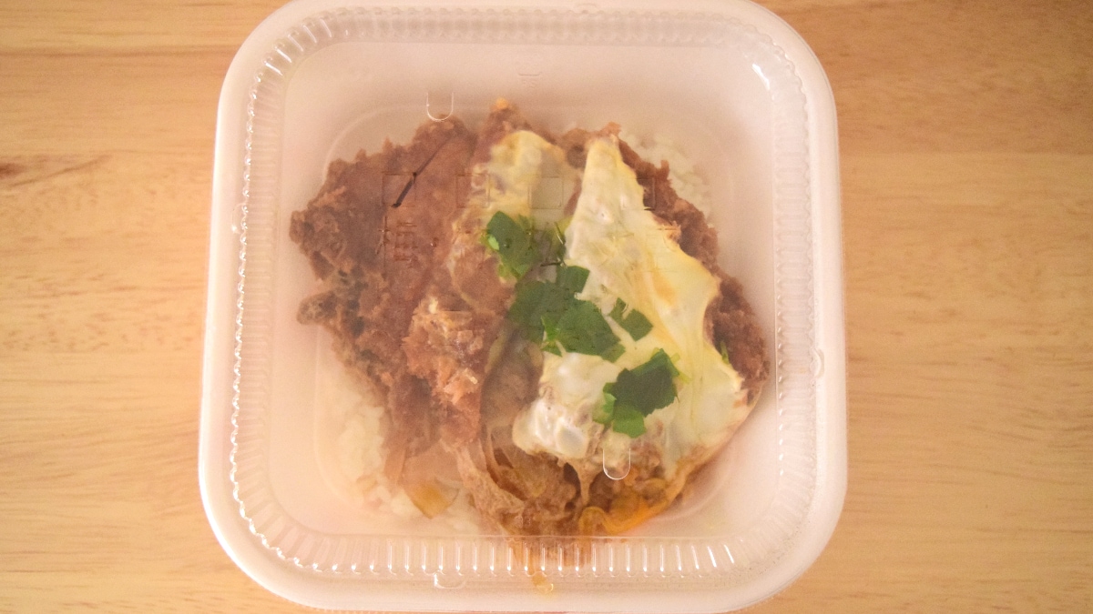 かつやのおすすめ持ち帰りメニュー「カツ丼弁当（梅）」