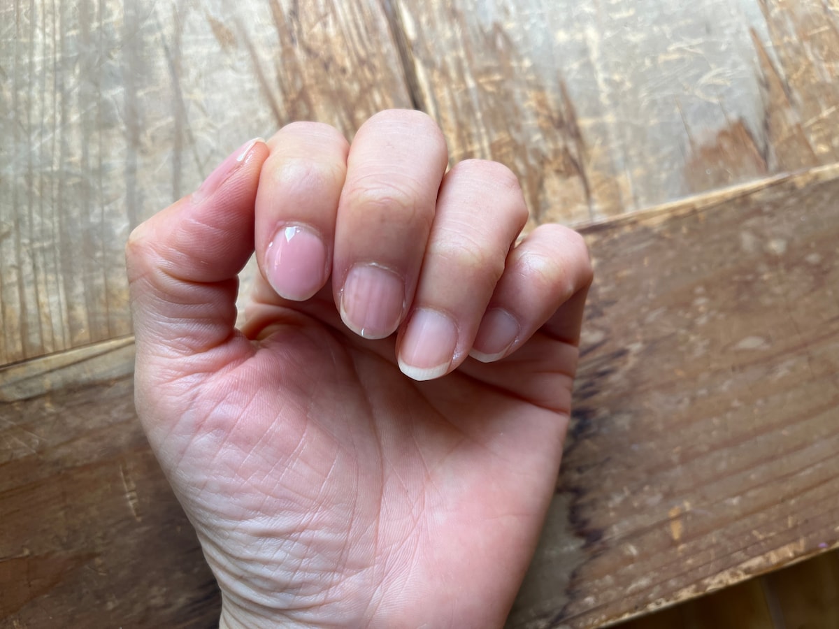 人差し指は2回、中指は1回つけている