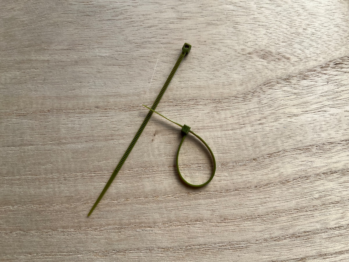 結束バンドがたくさん必要ならセリアの長さ約10cmの「園芸用結束バンド」がおすすめ