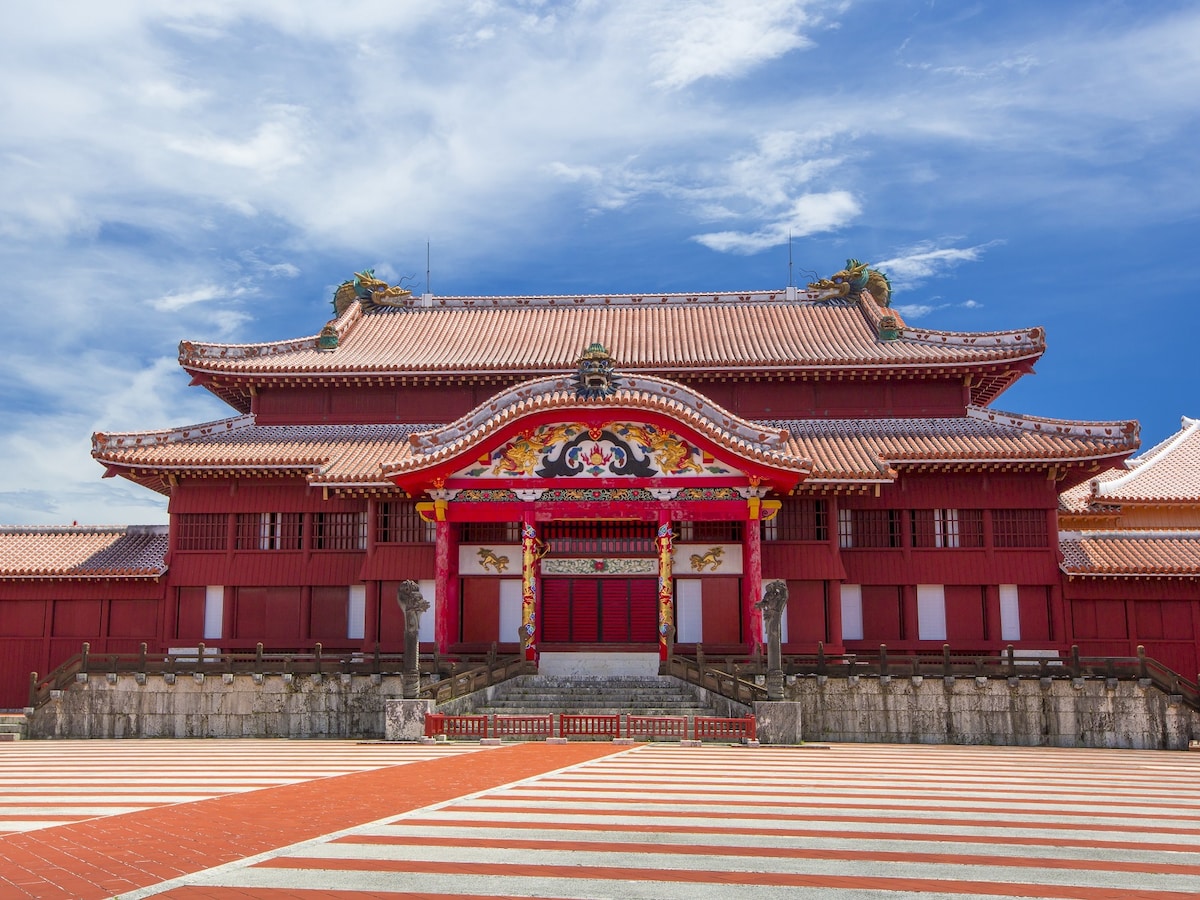 火災前の正殿と御庭 写真提供：国営沖縄記念公園（首里城公園）