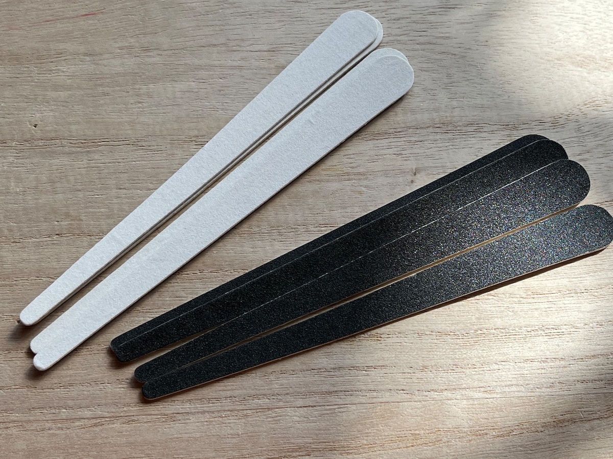 黒い面は粗めの180G、白い方は細かい240G