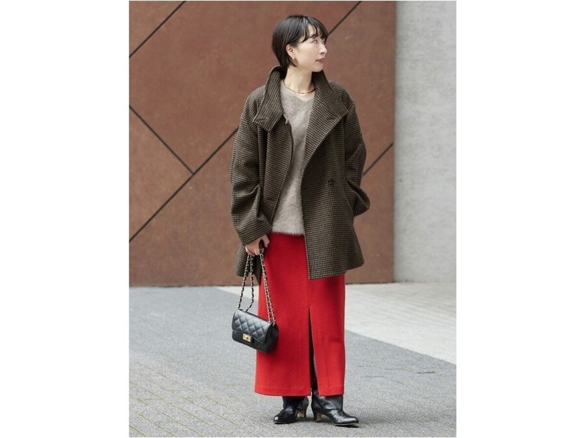 きれい見えするウール系コートはいろんな着こなしに合わせやすい　出典：WEAR