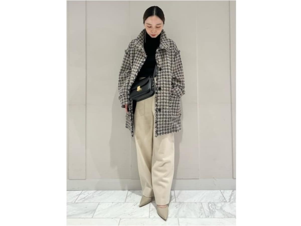 上品できちんと感のあるアウターならツイードコートを　出典：WEAR