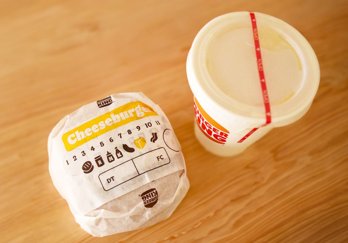 バーガーキング「Aコンビ チーズバーガー」とドリンク