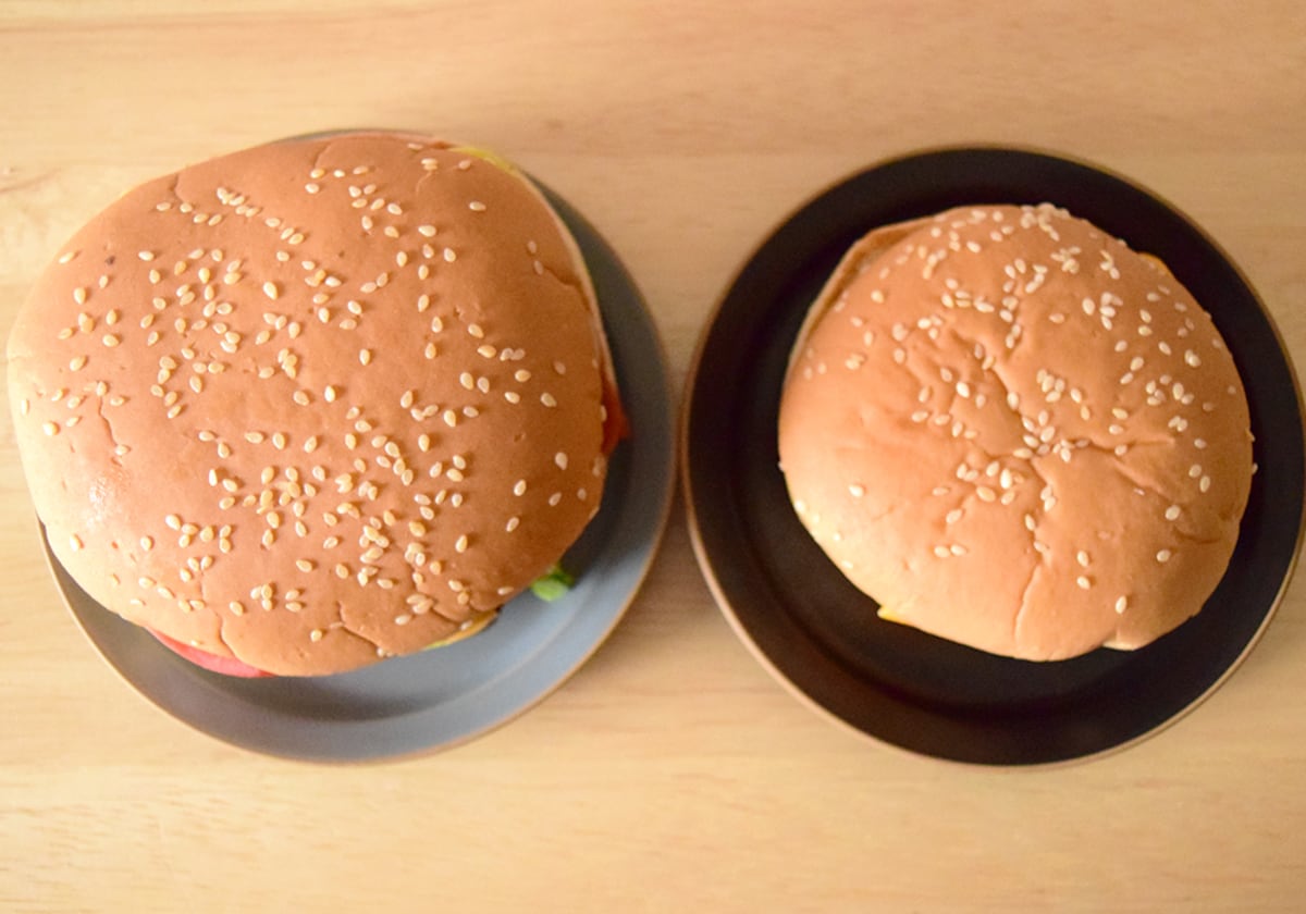 「チーズバーガー」よりも「ワッパーチーズ」の方はふたまわりほど大きめ