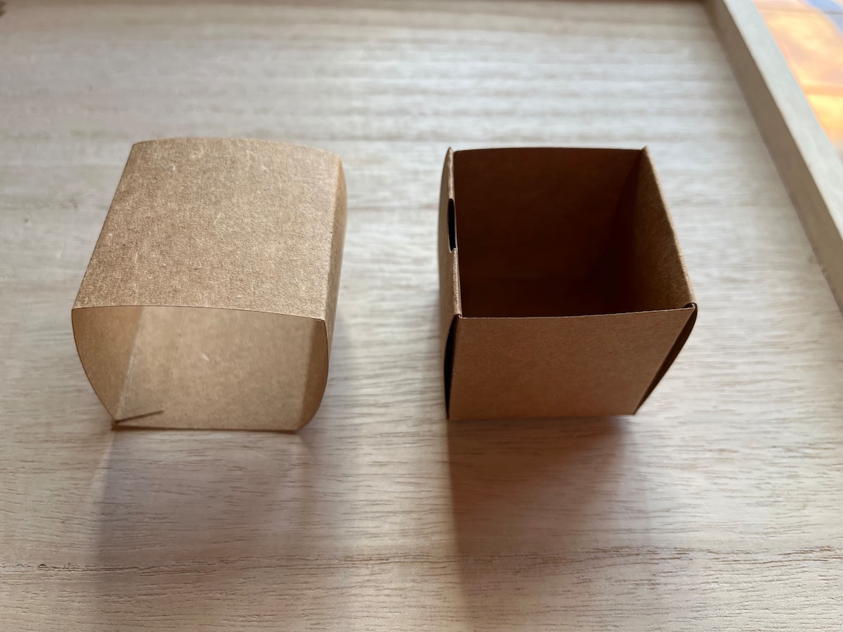 ボックスとそれを入れるケース
