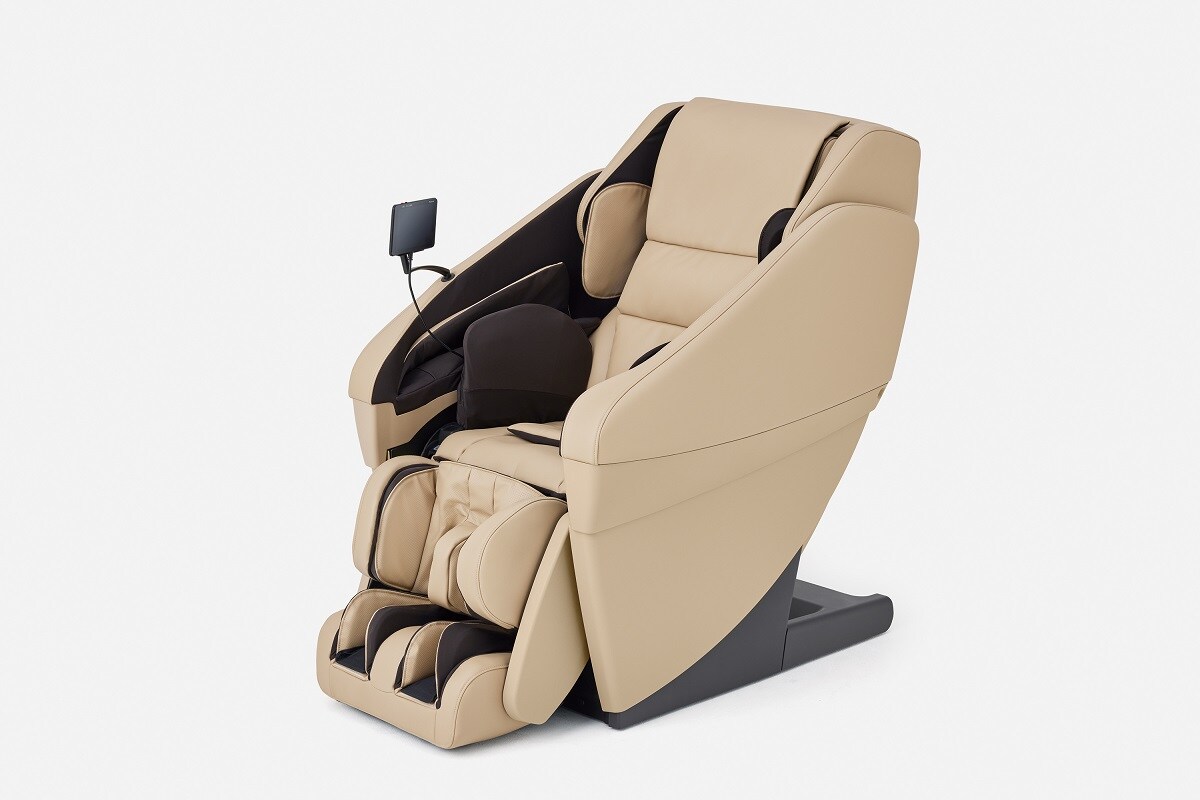「マッサージチェア リアルプロ EP-MA103」（実勢価格49万8670円）
