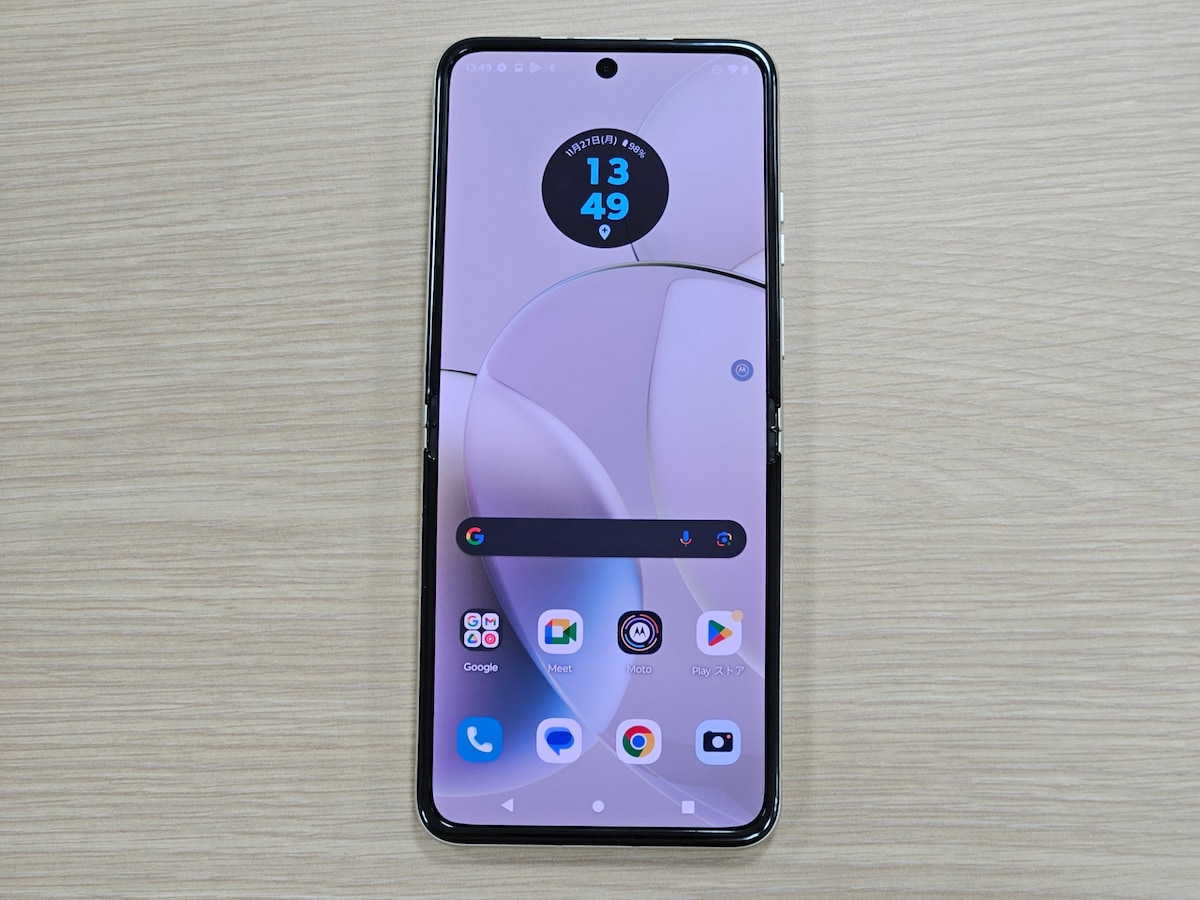 「motorola razr 40」の6.9インチディスプレイ