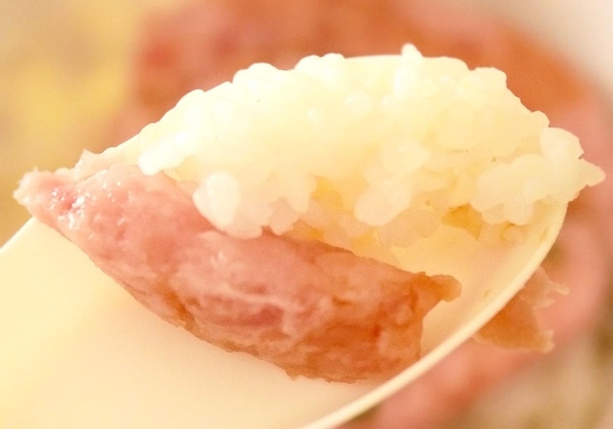 添付の醤油をかけて食べれば、味わいに物足りなさはありません