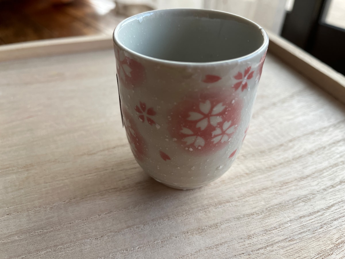セリアの「湯呑　さくら」