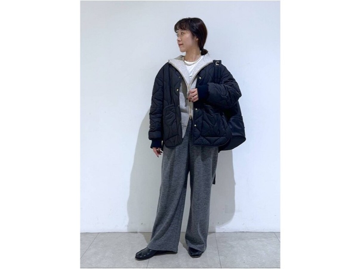 ボリューミーなアウターとリュックのラフなバランスも◎　出典：WEAR