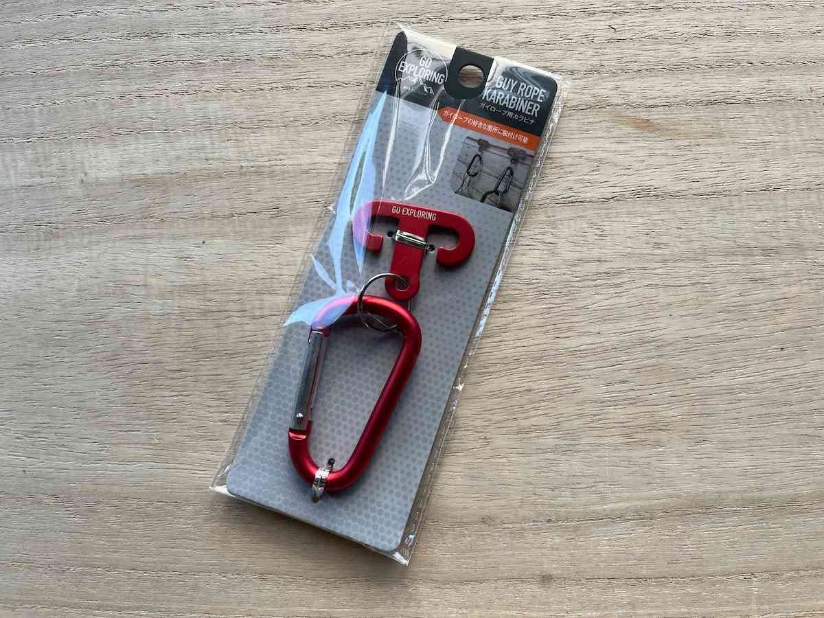 セリアの「ガイロープ用カラビナ」