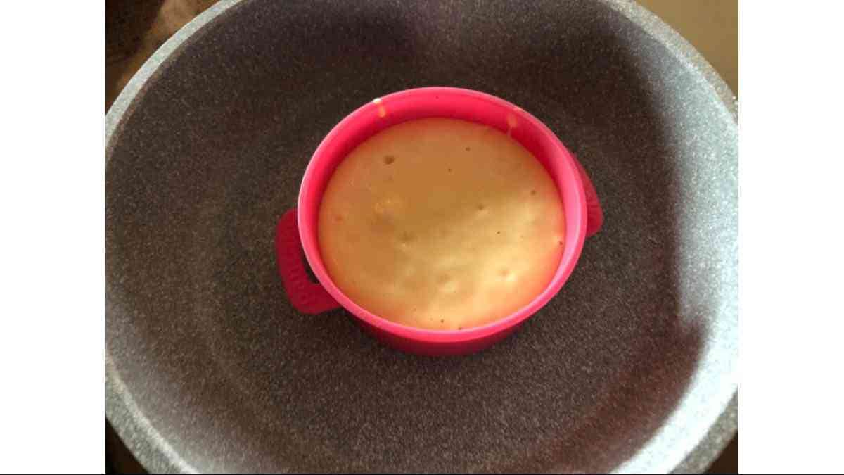 ダイソーの「ふわふわホットケーキ型」はIHコンロでも調理可能